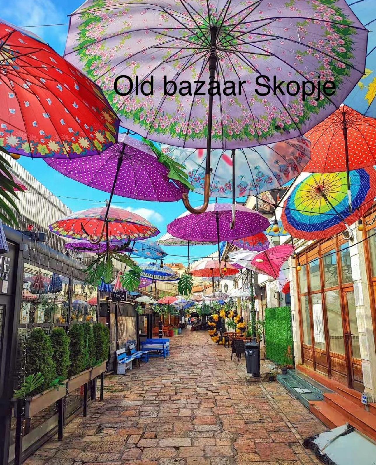 Lägenhet Bazar Charm- Cozy Urban Retreat In Historic Heart