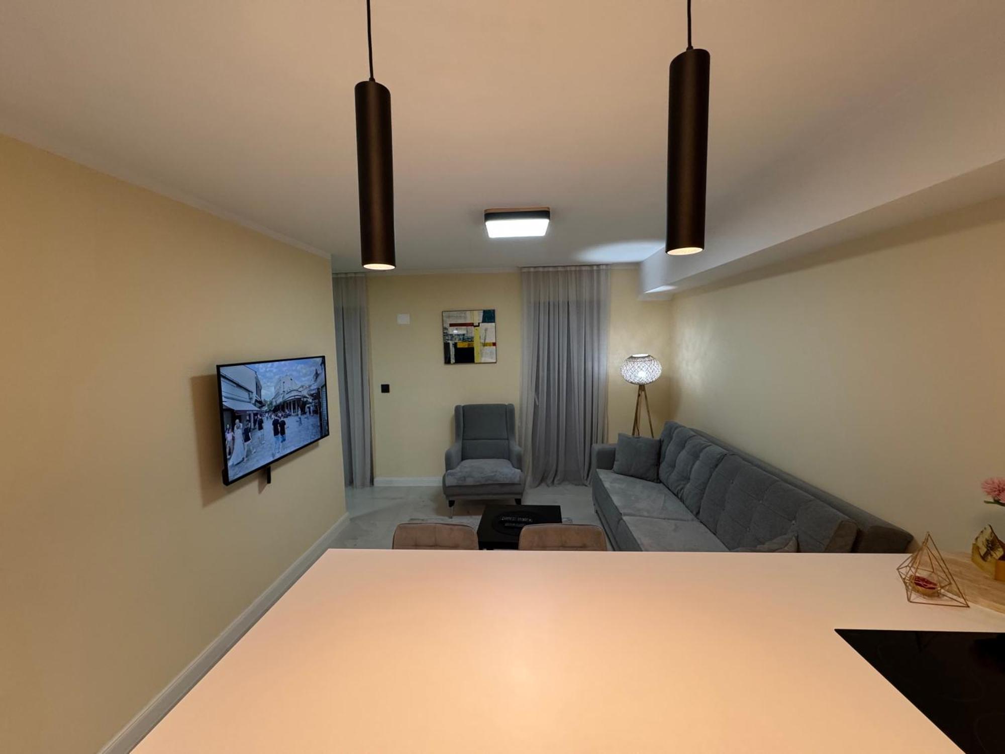 Bazar Charm- Cozy Urban Retreat In Historic Heart דירה סקופיה
