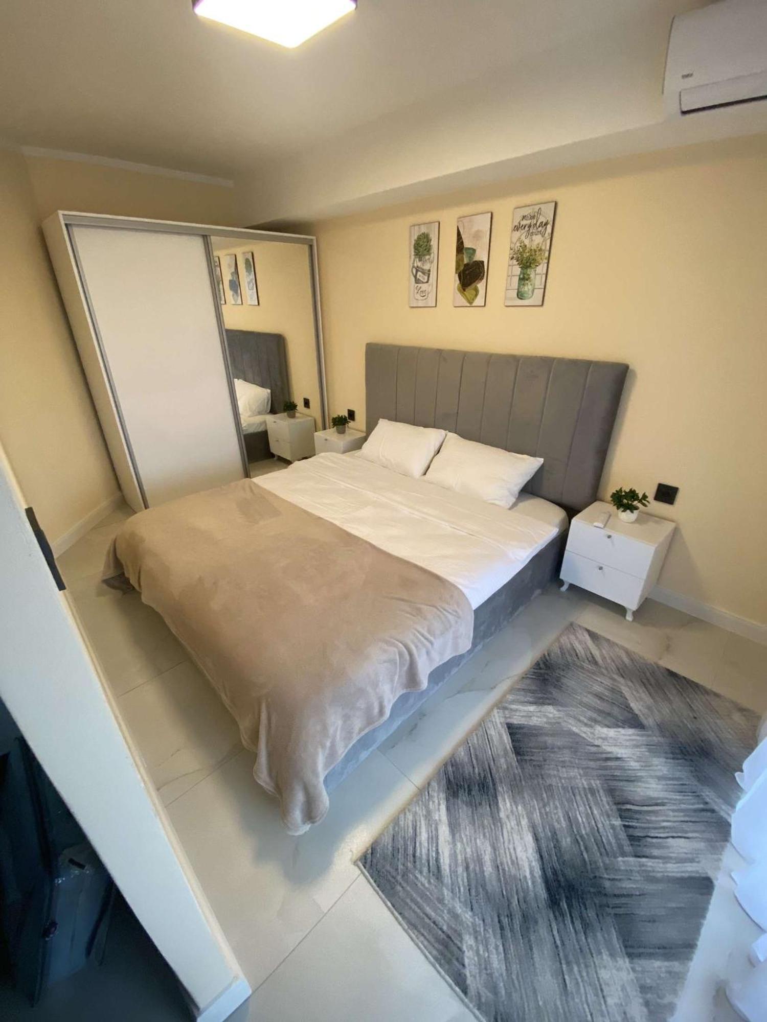 Bazar Charm- Cozy Urban Retreat In Historic Heart